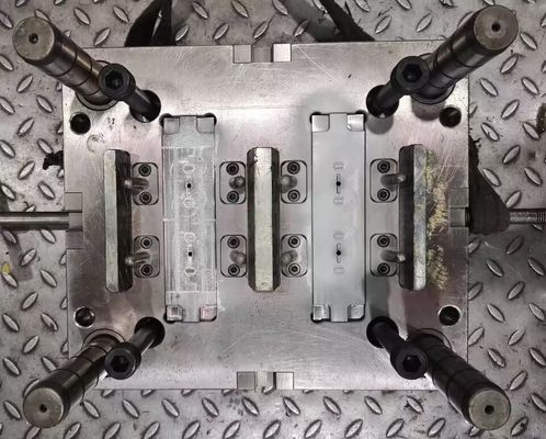 Pinpoint Gate Hassas Enjeksiyon Kalıplama Yüksek Hassasiyetli Plastik Parçalar Kalıp