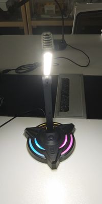 USB Masaüstü Toplantısı Tam Karaoke Esports Mikrofon 2 Masa Lampası Düzenleme
